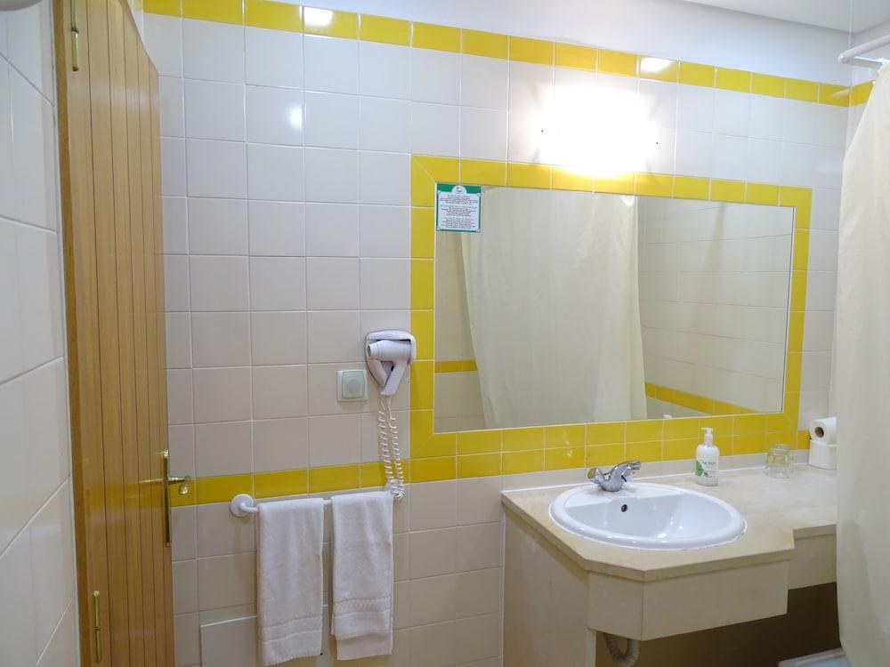 sembo-289390-7b616a-842091 Luzmar Villas