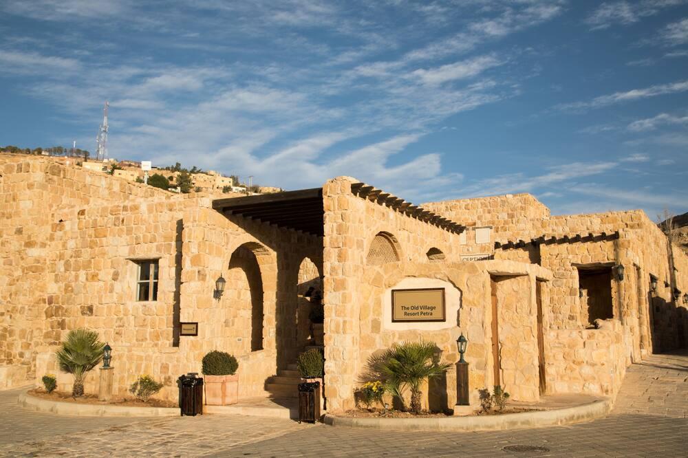 expediav2-893887-d88573-474484 Old Village Resort
