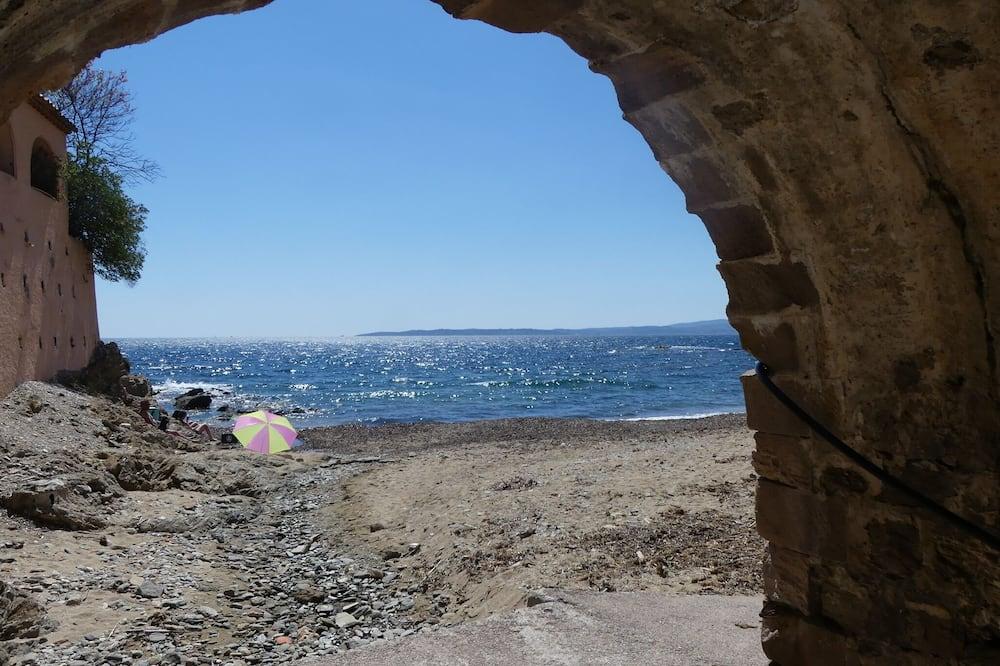 Beachside Villa. With Large Private Garden in walled Domaine Provence-Alpes-Côte d'Azur - Argens visuel 5/5