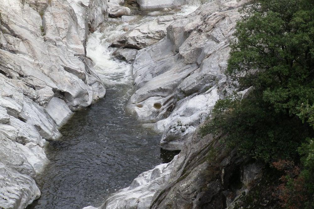 Large gite with PRIVATE POOL welcoming up to 13 people all year round Rhône-Alpes - Joannas visuel 3/5 Large gite with PRIVATE POOL welcoming up to 13 people all year round Rhône-Alpes - Joannas visuel 3/5