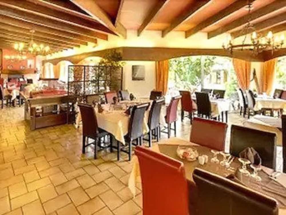 Logis Hotel-Restaurant Spa Le Lac Provence-Alpes-Côte d'Azur - Embrun visuel 3/5 Logis Hotel-Restaurant Spa Le Lac Provence-Alpes-Côte d'Azur - Embrun visuel 3/5