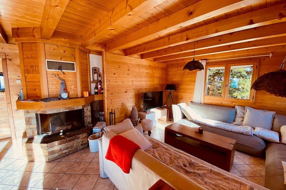 Chalet La Clusaz, 5 pièces, 8 personnes FR-1-459-227 - Rhône-Alpes - La Clusaz visuel 2/5 Chalet La Clusaz, 5 pièces, 8 personnes FR-1-459-227 - Rhône-Alpes - La Clusaz visuel 2/5