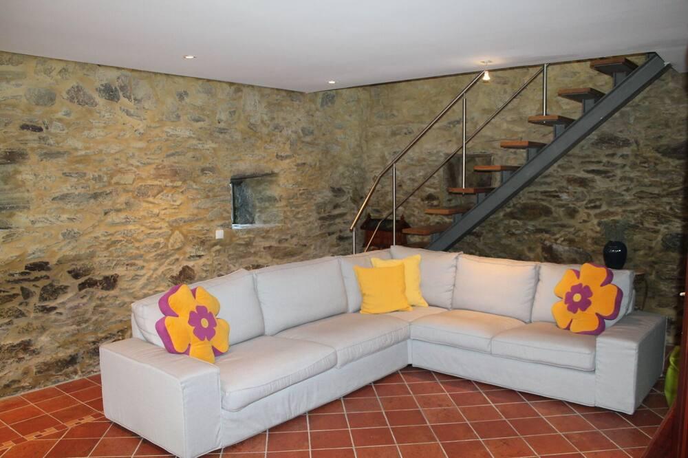 Rustic and modern Villa Centrum - Castanheira de Pera visuel 2/5 Rustic and modern Villa Centrum - Castanheira de Pera visuel 2/5