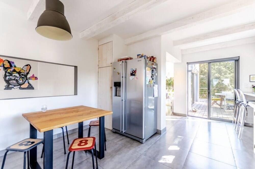 Splendid high villa in the heart of nature Provence-Alpes-Côte d'Azur - Plan-de-la-Tour visuel 3/5 Splendid high villa in the heart of nature Provence-Alpes-Côte d'Azur - Plan-de-la-Tour visuel 3/5