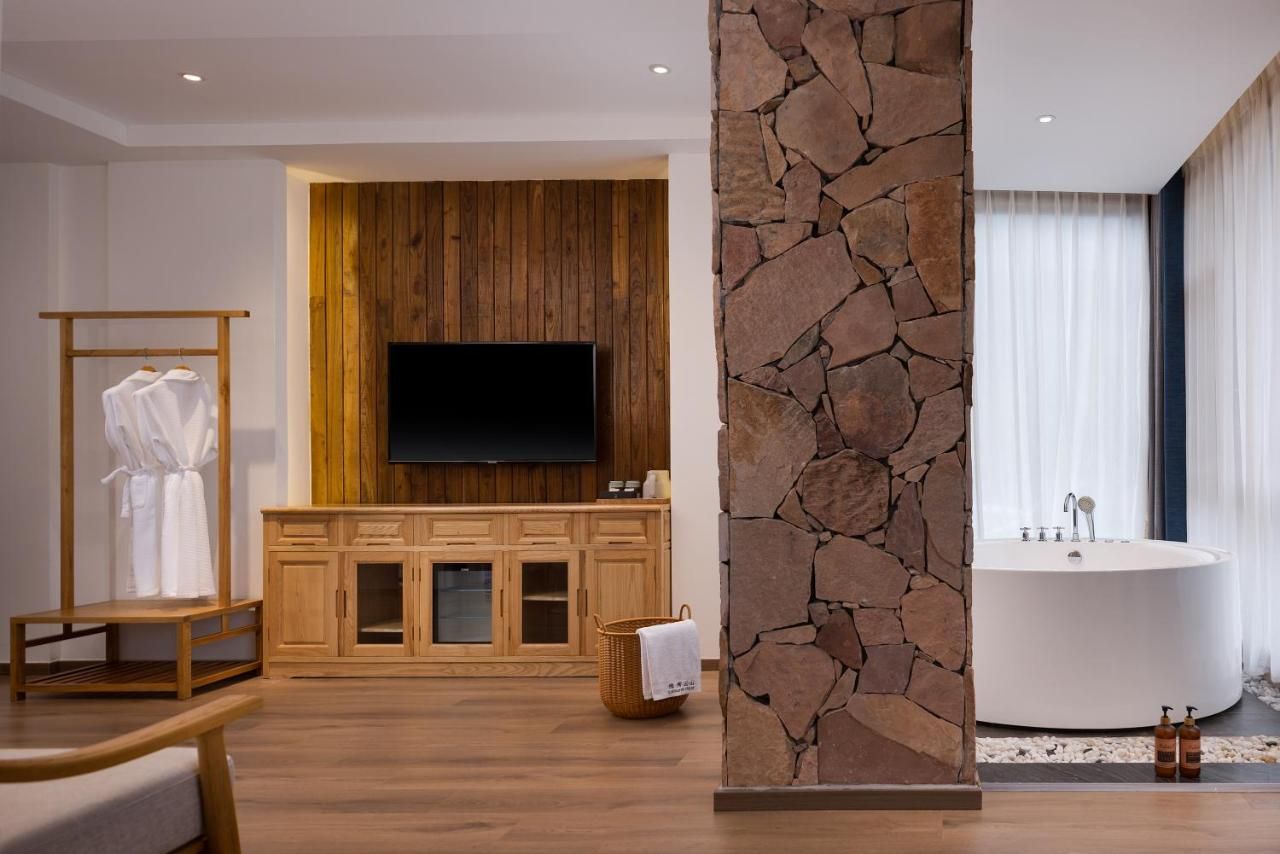 Hilltop House Resort