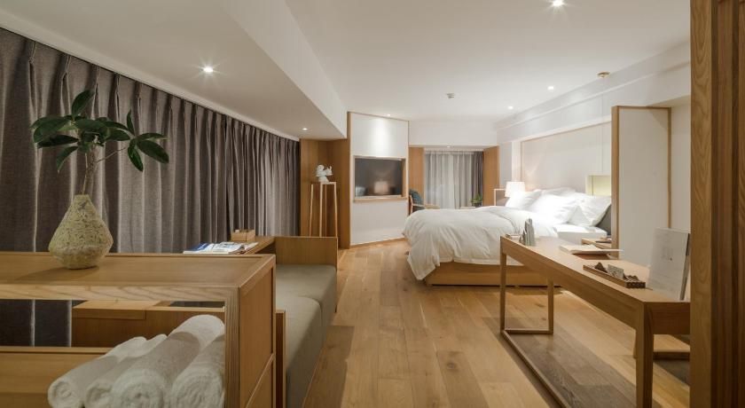 Bai Yun Qin She Boutique