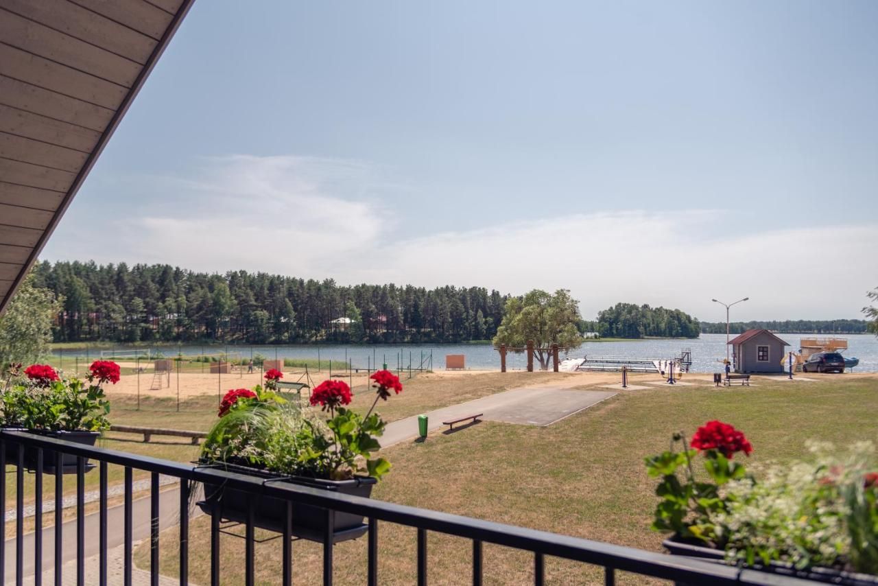 Lake & Library boutique Hotel