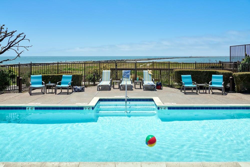 Beach House Half Moon Bay