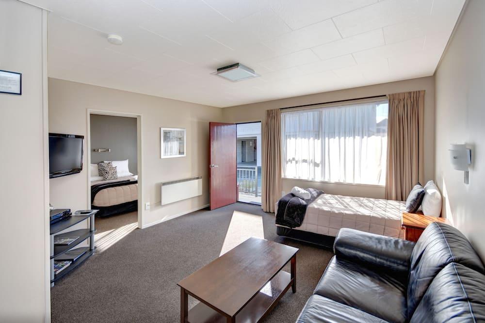 expedia_group-84858-15f588c9-950294 Adrian Motel