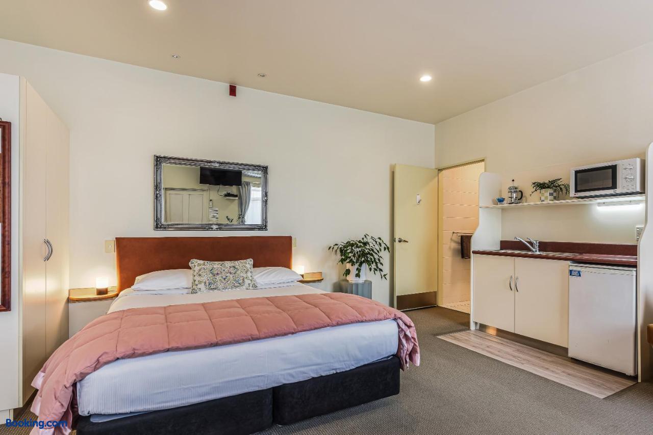 booking-301816-659447970-020933 Boutique Motel