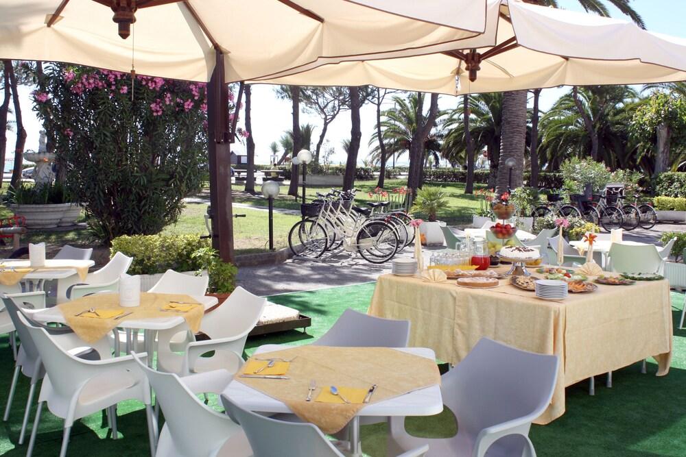 Hotel San Remo Abruzzen - Martinsicuro visuel 1/5 Hotel San Remo Abruzzen - Martinsicuro visuel 1/5