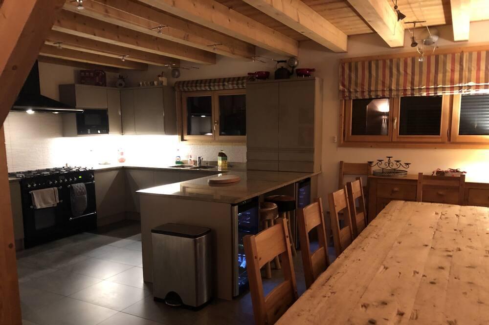Chalet Soleil, Luxury Alpine Chalet 5 en suite bedrooms Rhône-Alpes - La Chapelle-d'Abondance visuel 5/5 Chalet Soleil, Luxury Alpine Chalet 5 en suite bedrooms Rhône-Alpes - La Chapelle-d'Abondance visuel 5/5