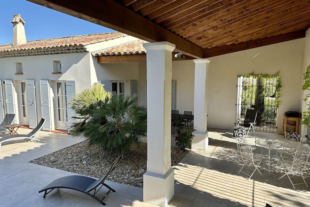 Beautiful luxury villa, air-conditioned and heated swimming pool Provence-Alpes-Côte d'Azur - Mallemort visuel 2/5 Beautiful luxury villa, air-conditioned and heated swimming pool Provence-Alpes-Côte d'Azur - Mallemort visuel 2/5