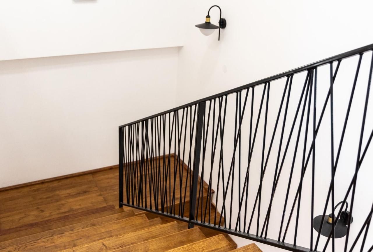 Pansion Mihića dvori