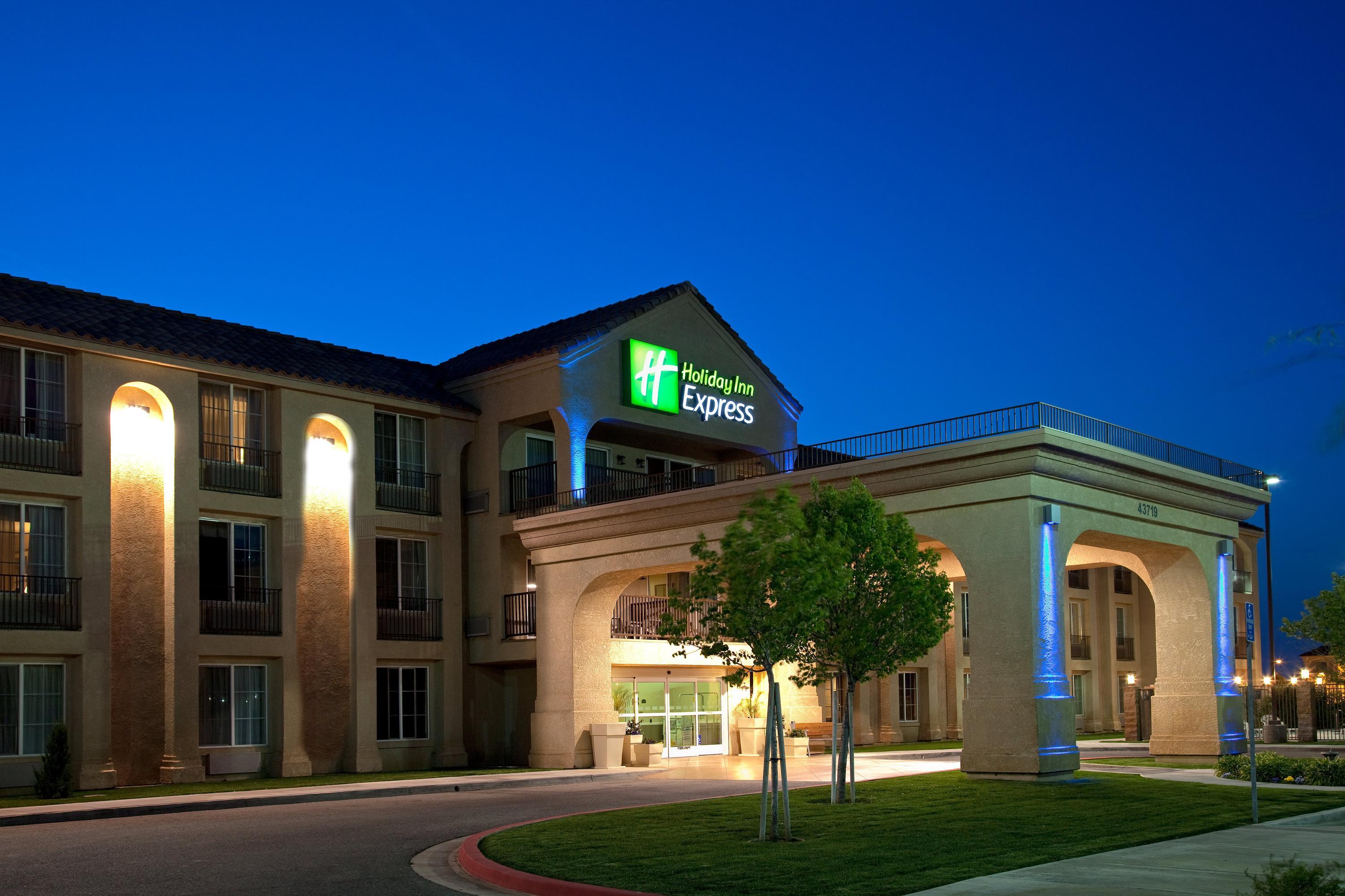 cheap hotels in lancaster ca