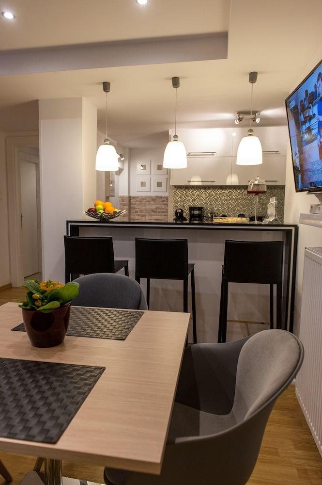 sembo-2325552-0dfefe-624279 Urban Residence