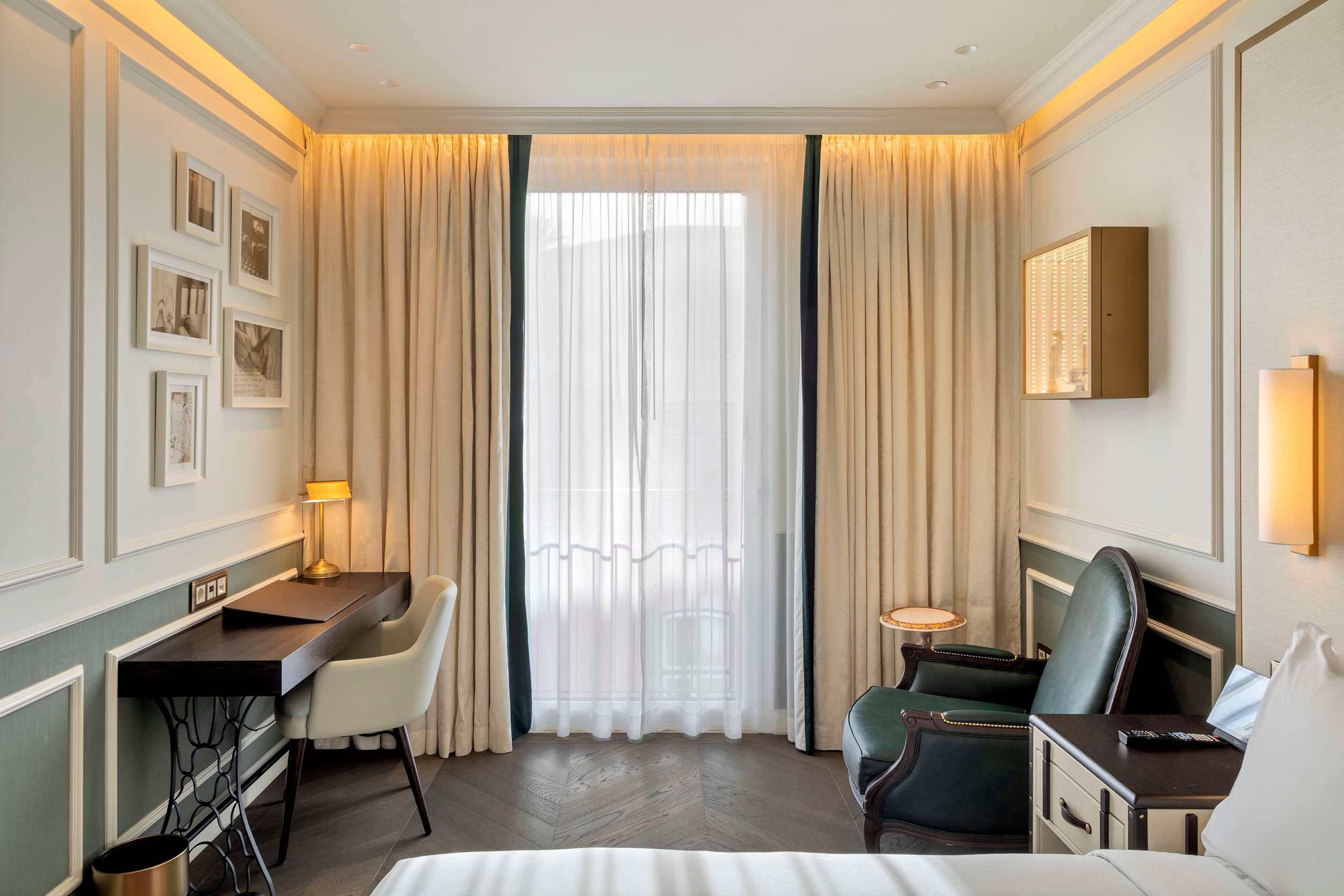The Emerald House Lisbon, Curio Collection by Hilton