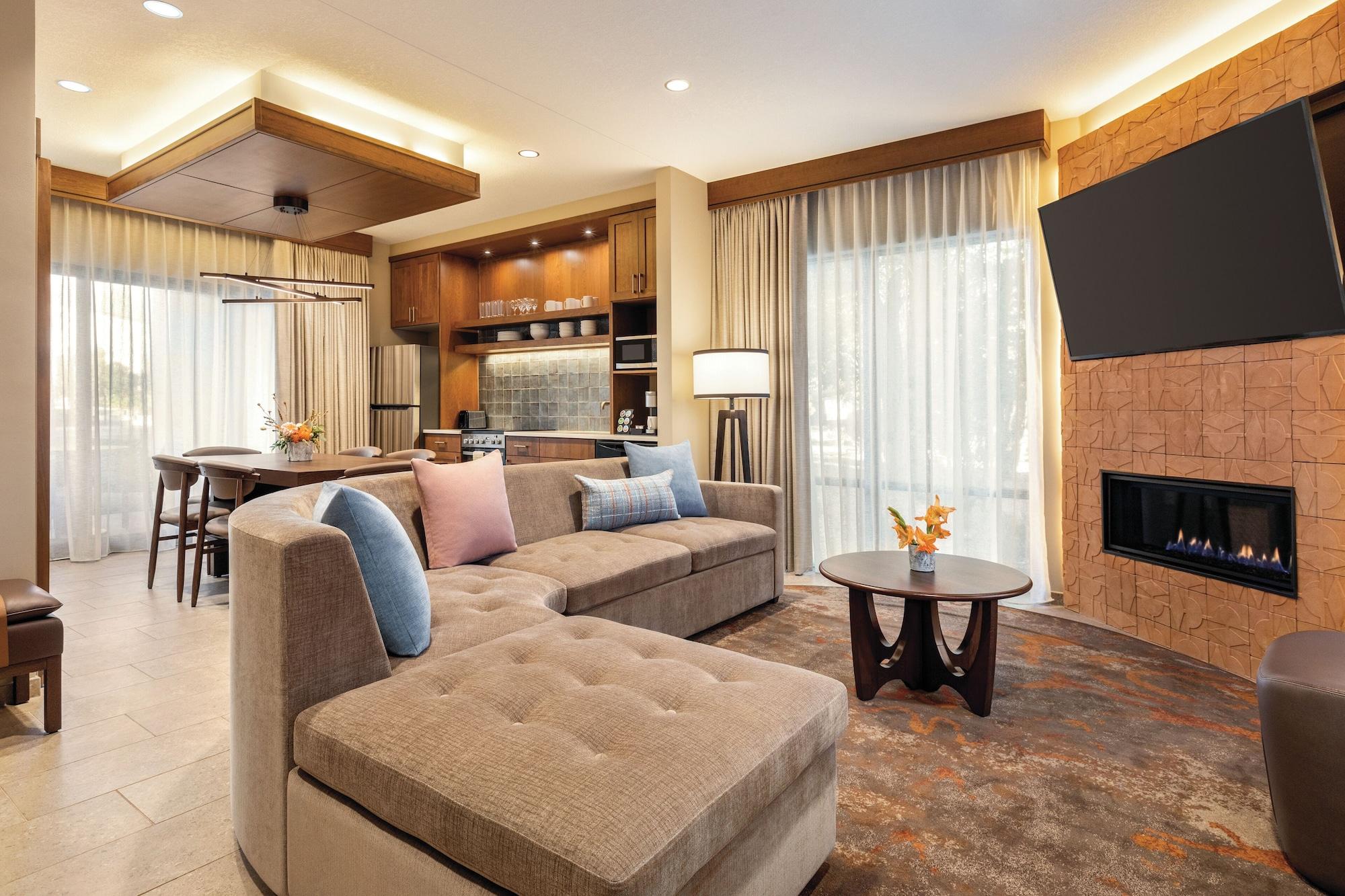 expedia_group-4708776-131487929-405006 Hoodoo Moab, Curio Collection by Hilton