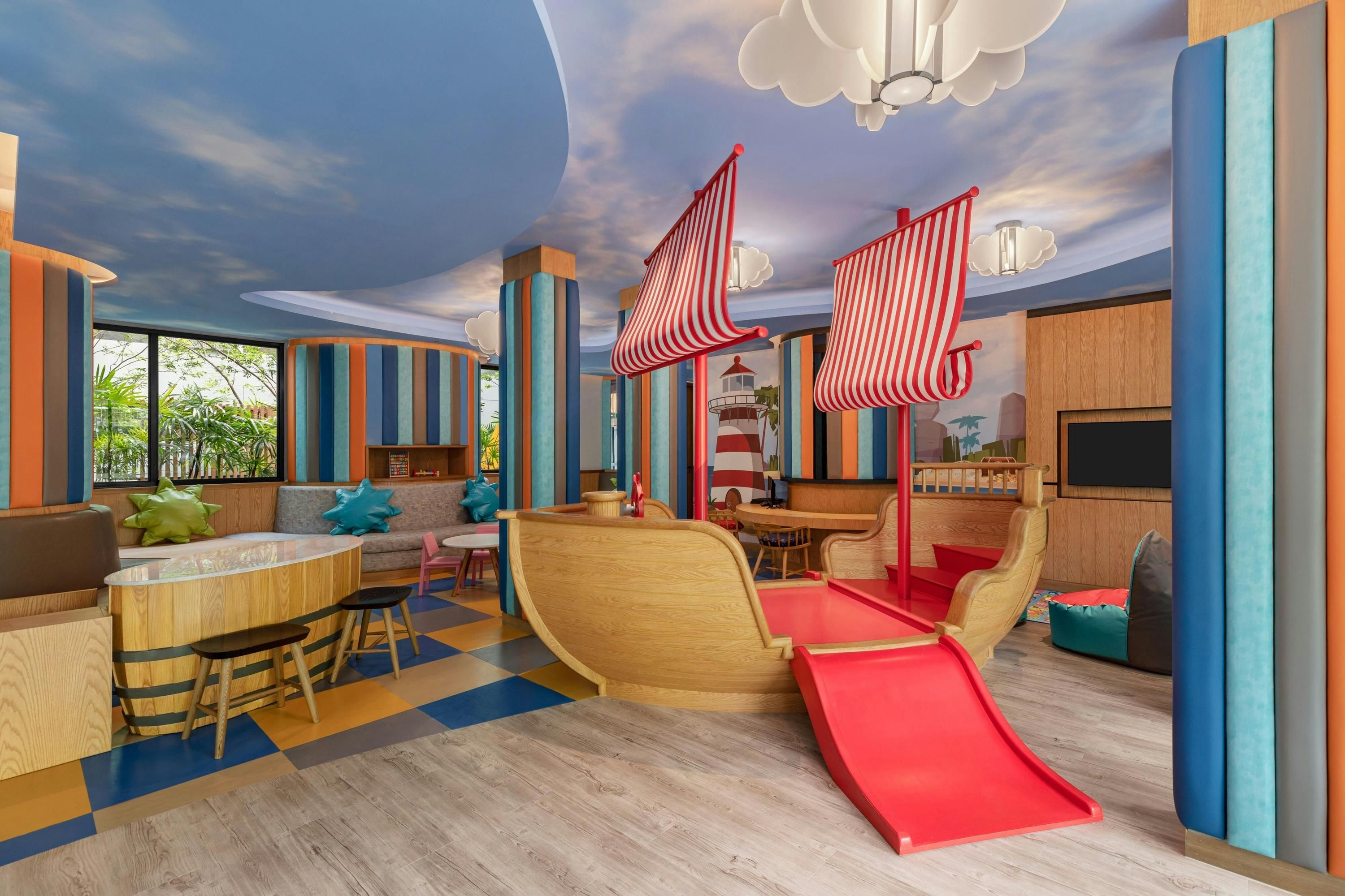 Four Points by Sheraton Phuket Patong Beach Resort