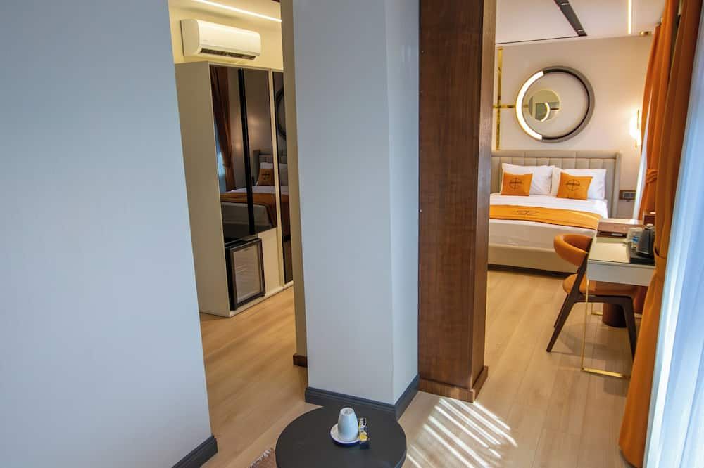 Elysian Airport Hotel