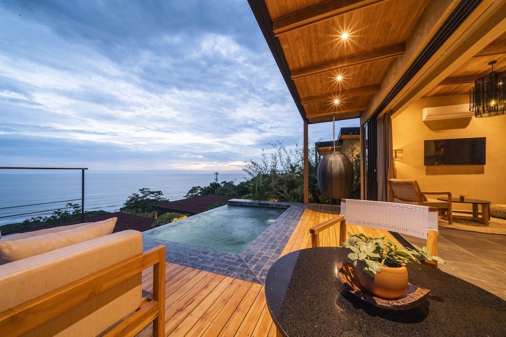 LALOON Luxury Suites - Adults Only