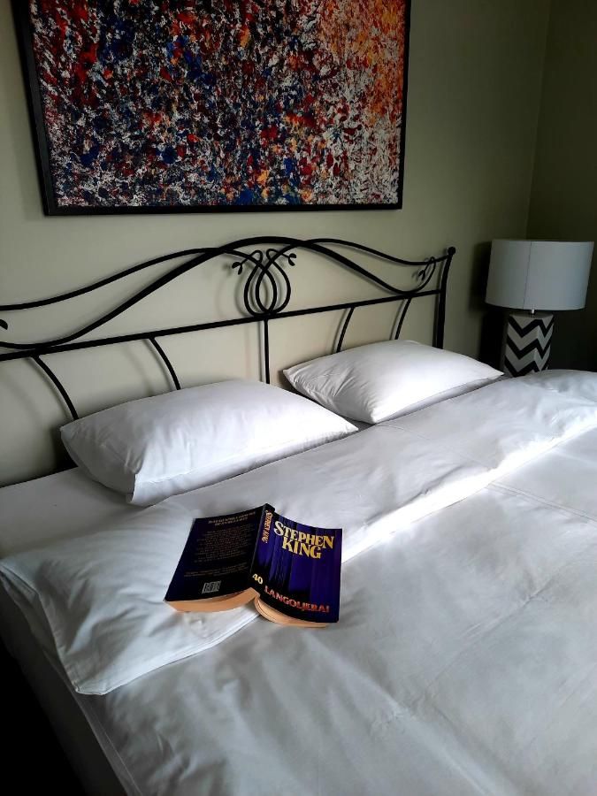 Lake & Library boutique Hotel