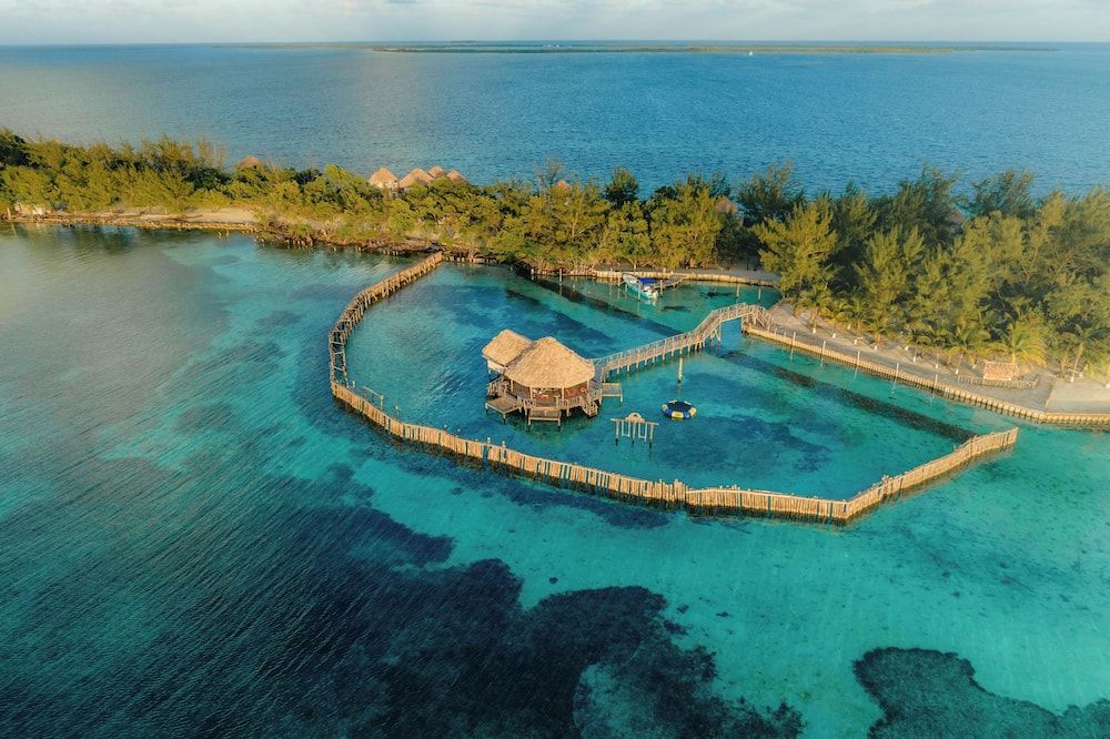 Thatch Caye Resort a Muy'Ono Resort