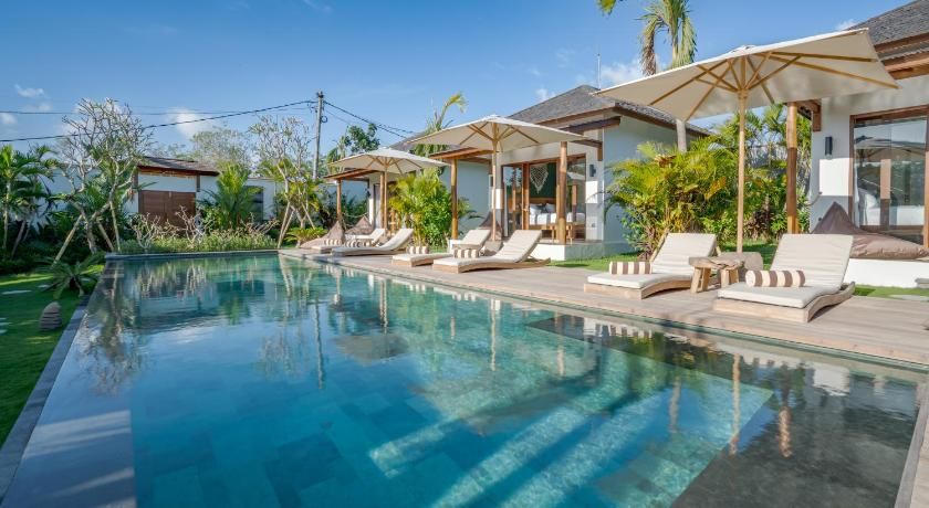 Ehoa Bali Nyanyi Boutique Hotel - In Front Of Entrance To Nuanu