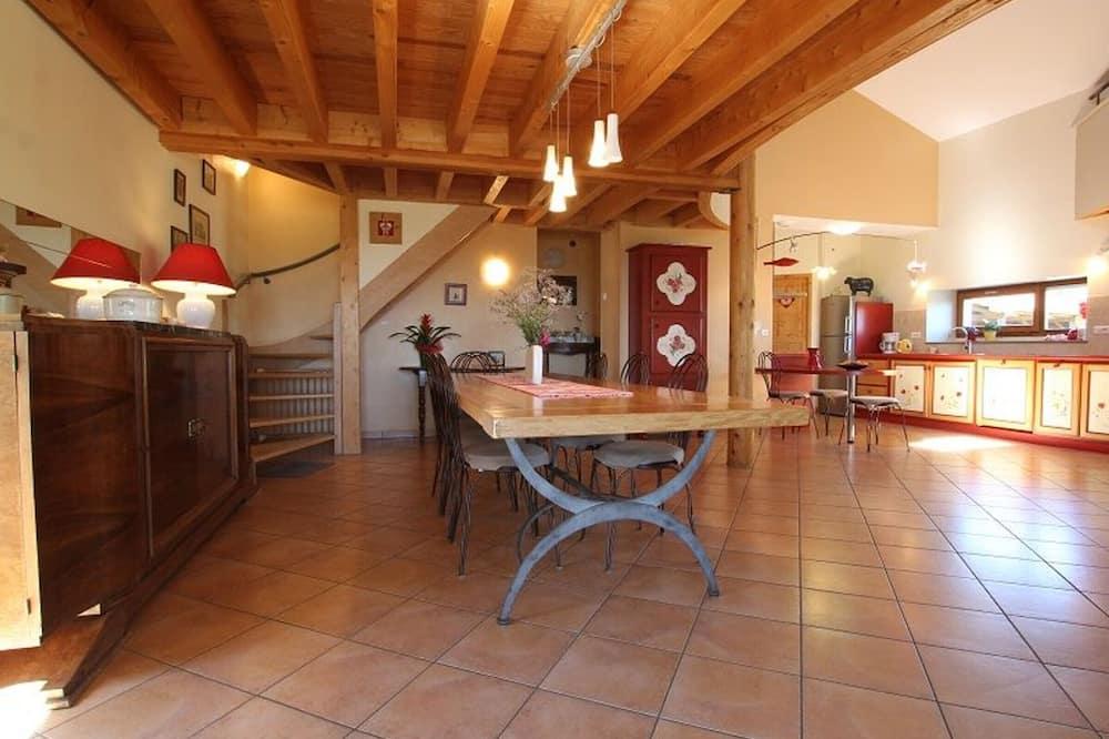 Gite Roche-en-Régnier, 3 bedrooms, 6 persons Auvergne - Roche-en-Régnier visuel 5/5 Gite Roche-en-Régnier, 3 bedrooms, 6 persons Auvergne - Roche-en-Régnier visuel 5/5