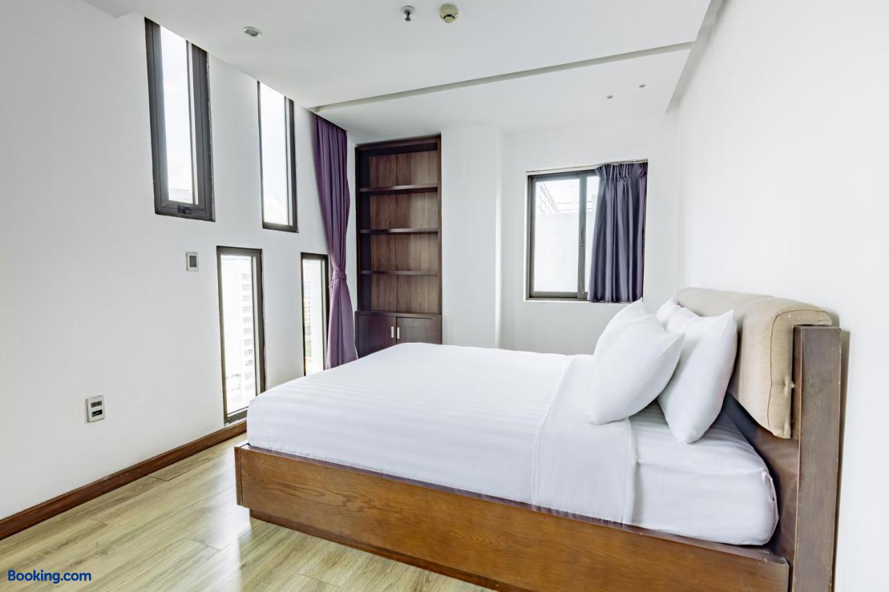 booking-1070875012-550108806-620857 Golden Sun Apartment by New Sky Travel