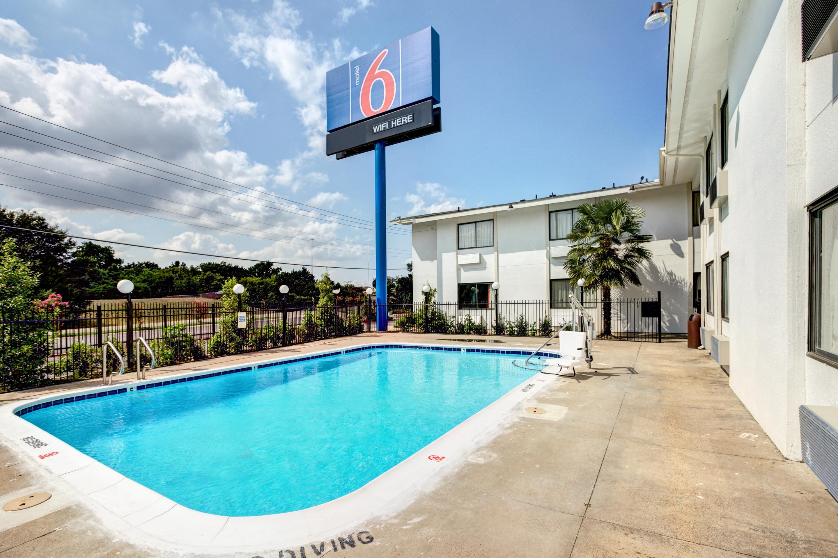 Motel 6 Dallas Tx Downtown Hotel in Dallas TX