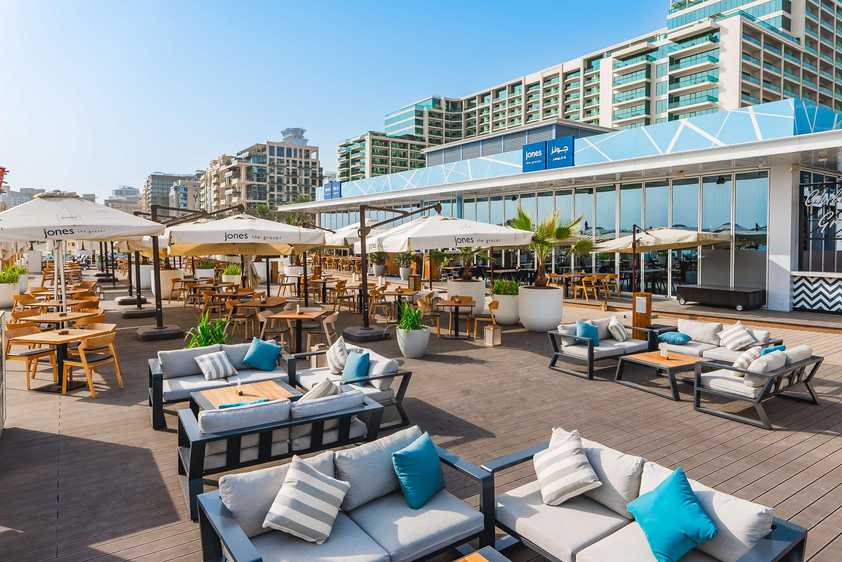 ice-8521867-111246496-074878 Hilton Dubai Palm Jumeirah