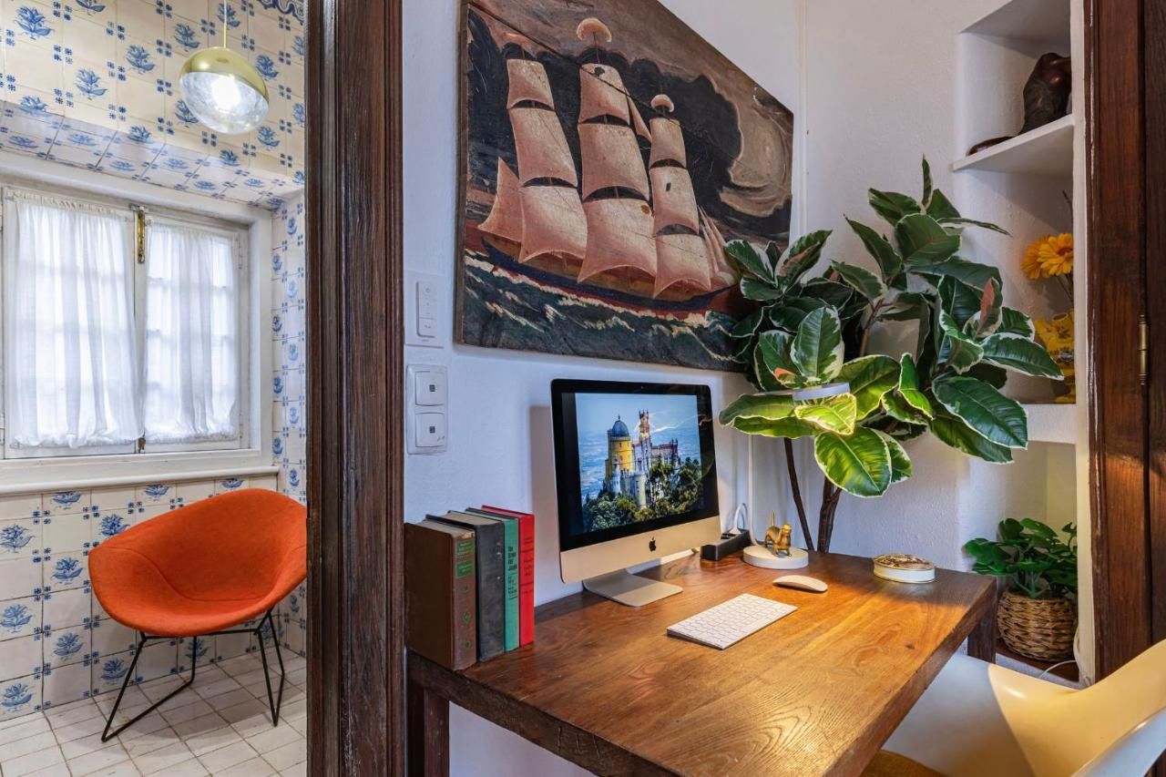 Sintra WOW - Unique double Smart Room in 17th century Palace! Hot tub, Snooker, BBQ, PS5, Sauna, Gym