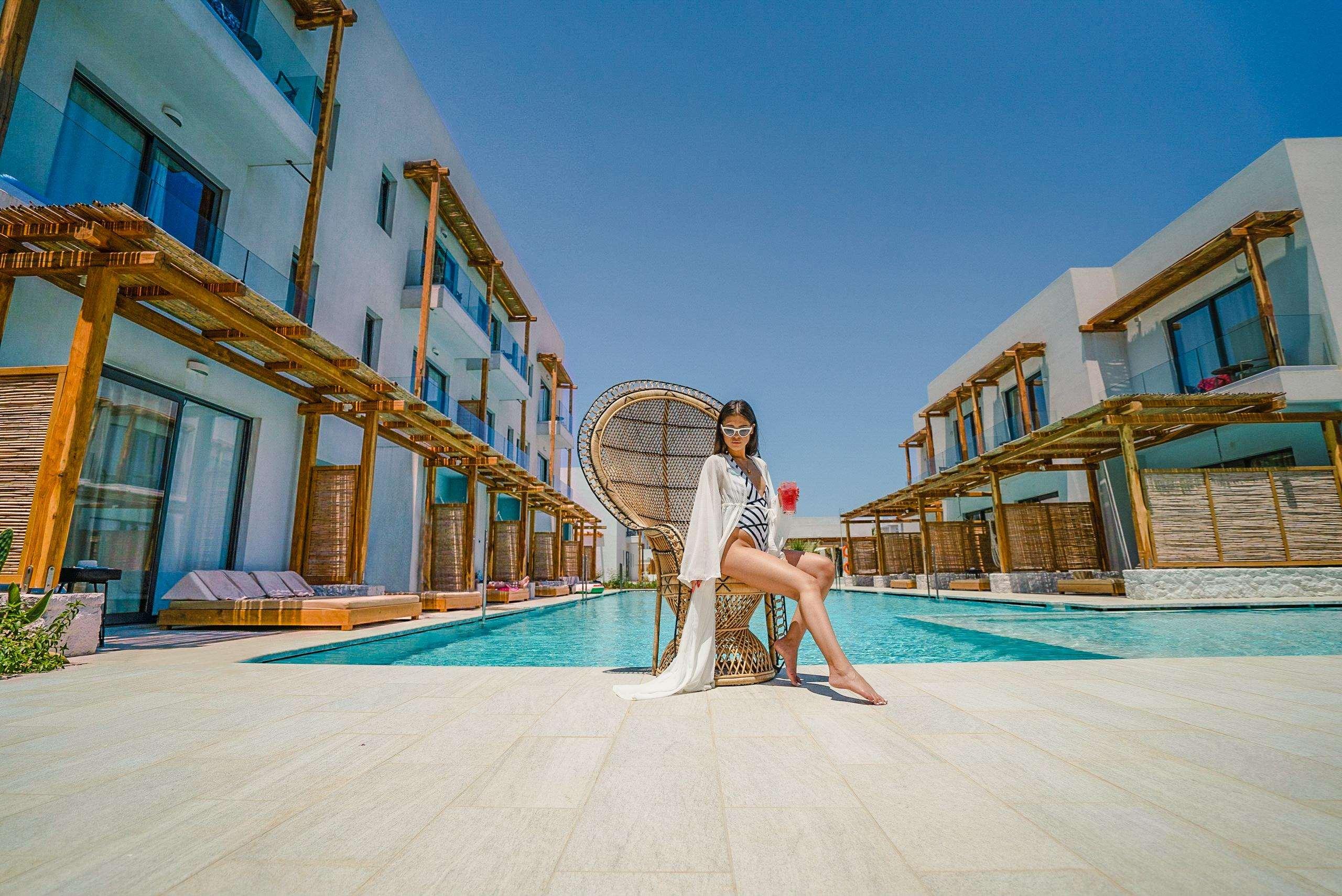 ice-4288209-4499e4-761155 Paralos Lifestyle Beach