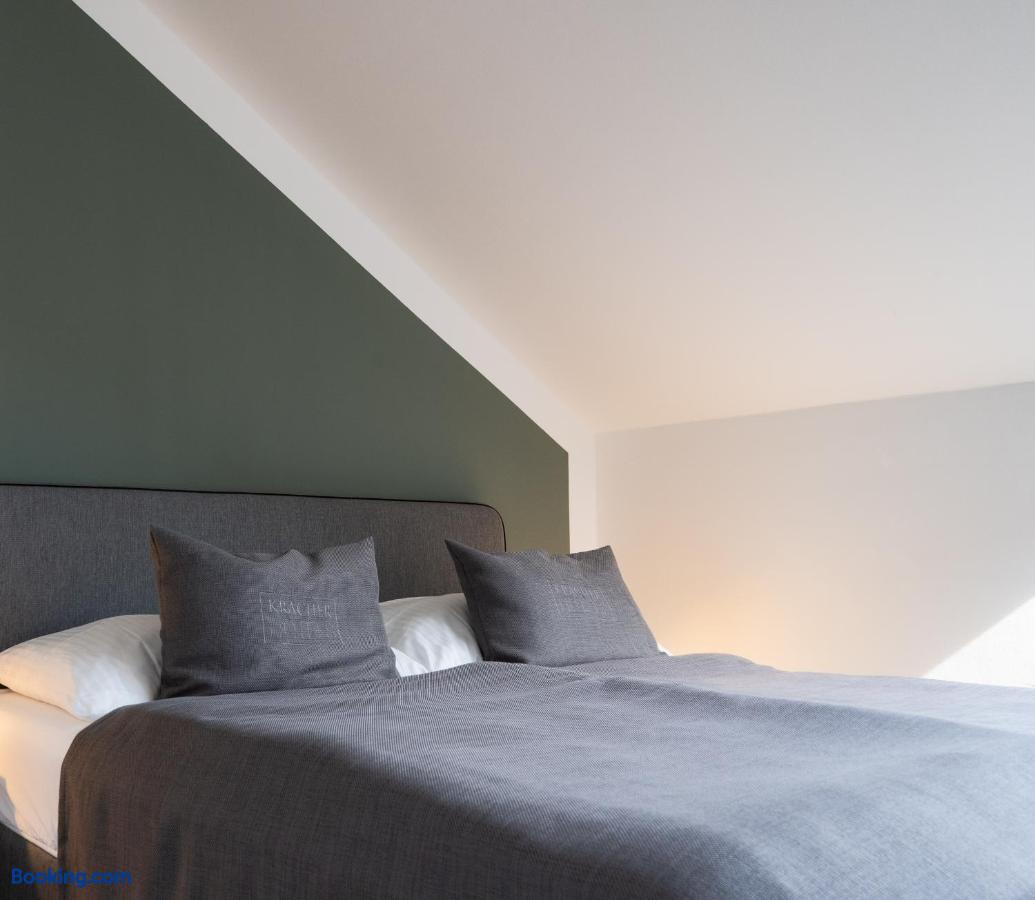 booking-1070737282-568752160-989066 Kracher Hotel Doppelzimmer - inklusive Pool