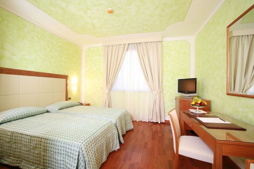 sembo-256012-6640f3-554693 Grand Hotel del Parco