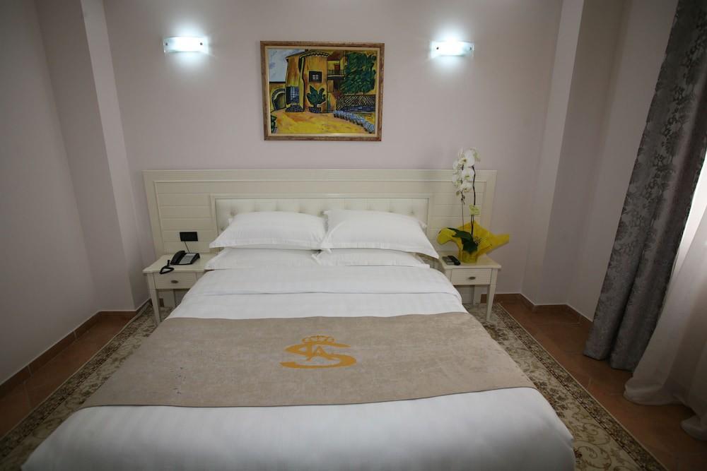 sembo-2111551-0d999f-709040 Hotel Las