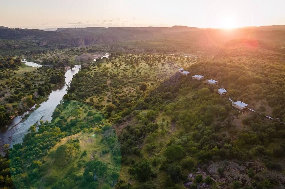 The Outpost & Pel's Post