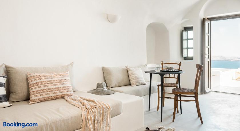 booking-1070793944-483400465-999568 Armenaki Santorini