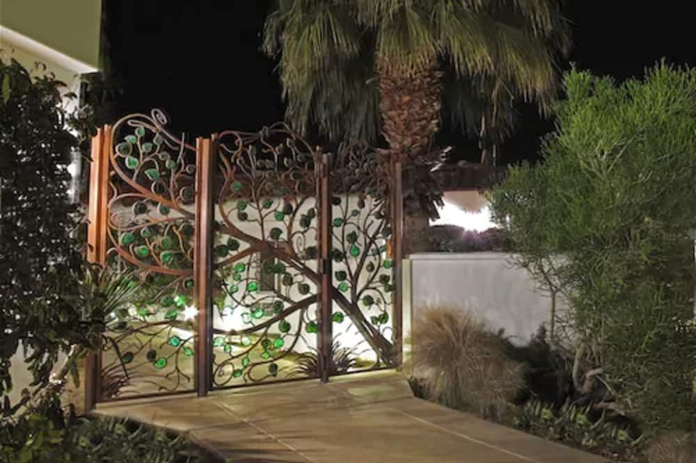 Alcazar Palm Springs