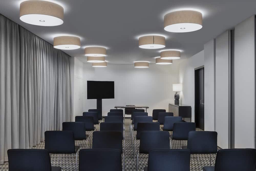 Adina Apartment Hotel Leipzig