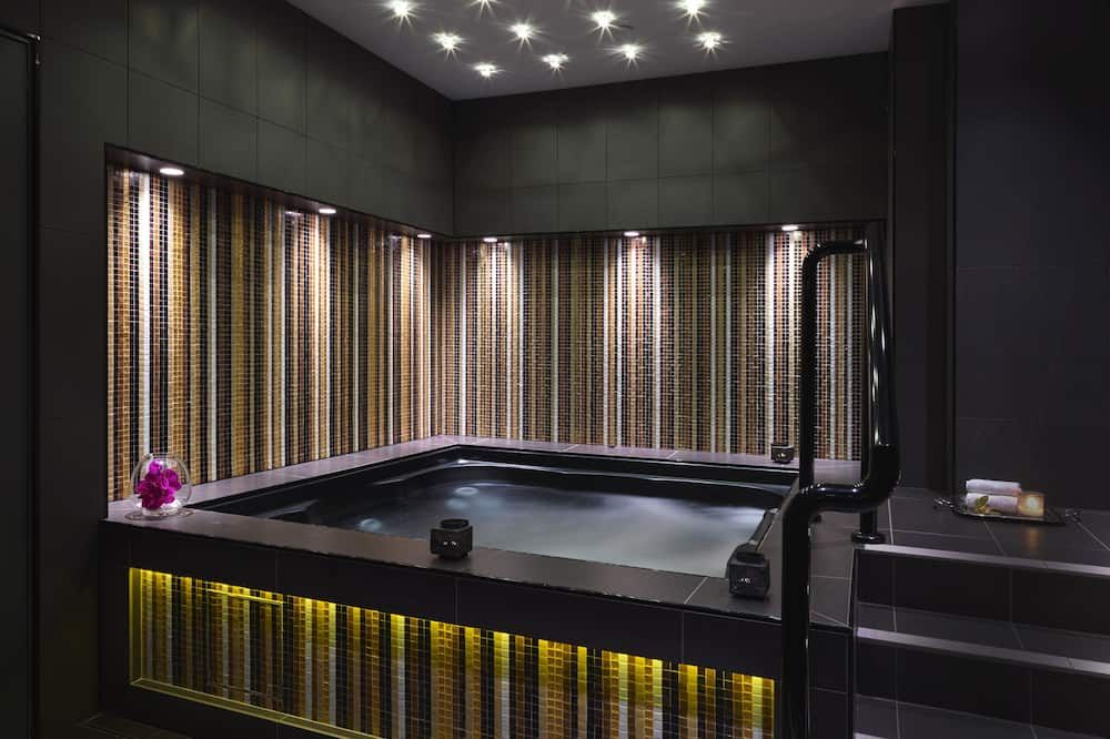 The Darling at The Star