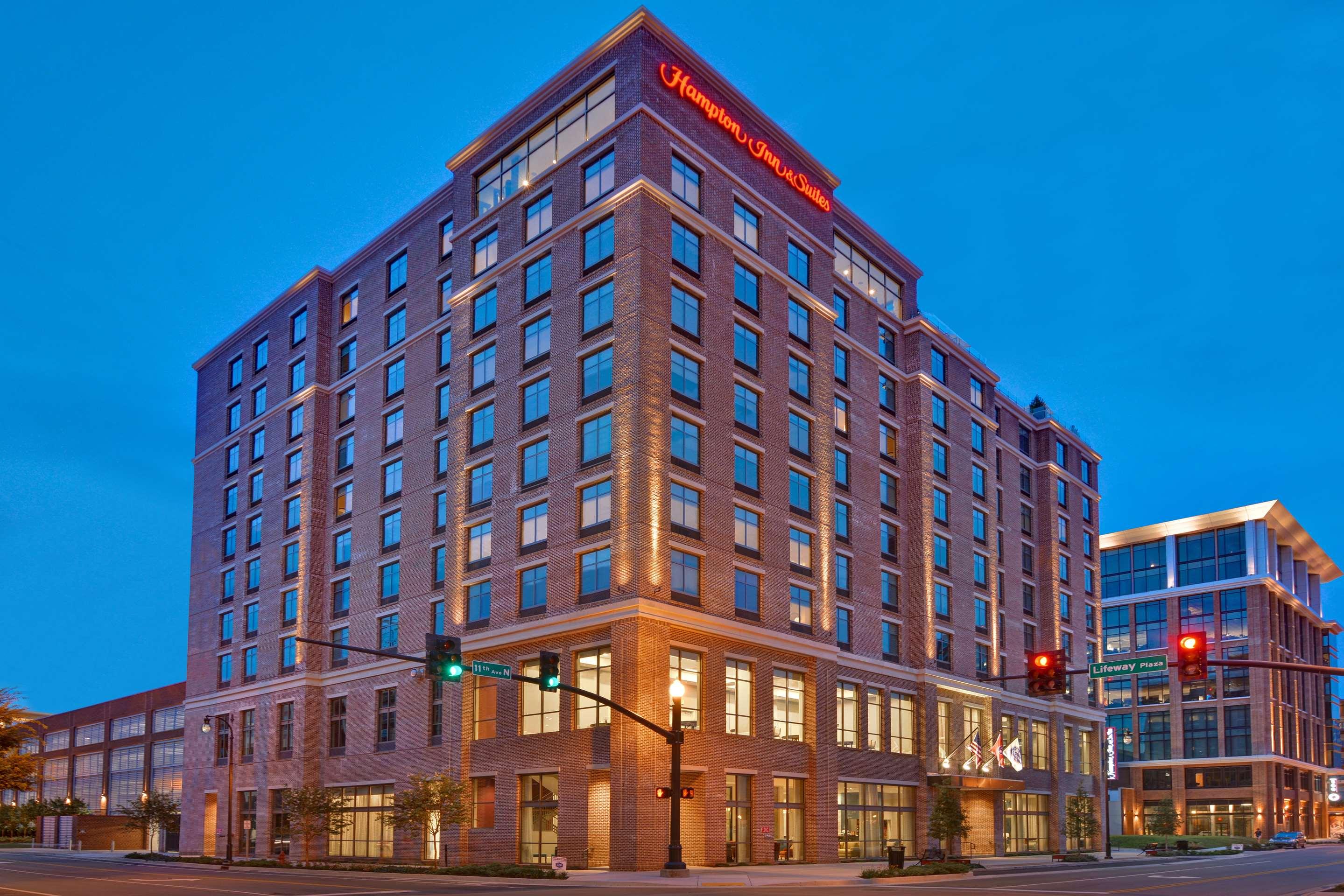 Comfort Inn and Suites Nashville Downtown - Stadium from $83. Nashville  Hotel Deals & Reviews - KAYAK