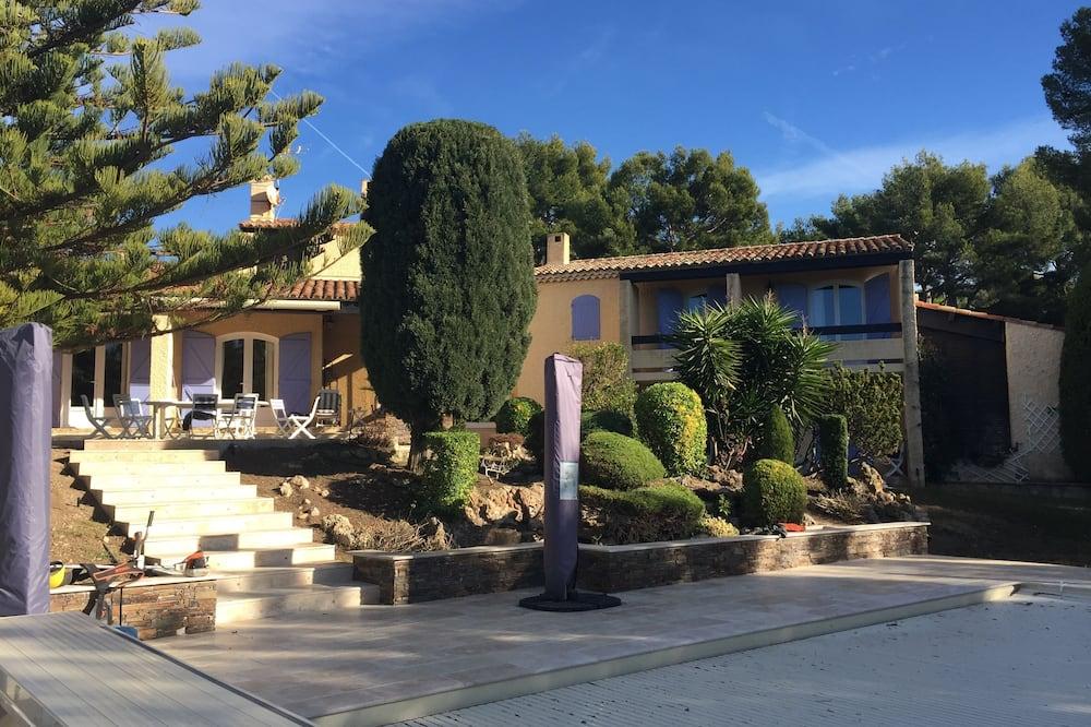 Large Villa 15p, pool, sea, tennis, near Calanques and Golf de Frégate. Provence-Alpes-Côte d'Azur - Saint-Cyr-sur-Mer visuel 4/5 Large Villa 15p, pool, sea, tennis, near Calanques and Golf de Frégate. Provence-Alpes-Côte d'Azur - Saint-Cyr-sur-Mer visuel 4/5