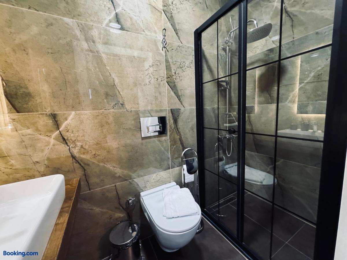 booking-1071604422-552009785-603991 Treekos Suite Hotel Istanbul Airport