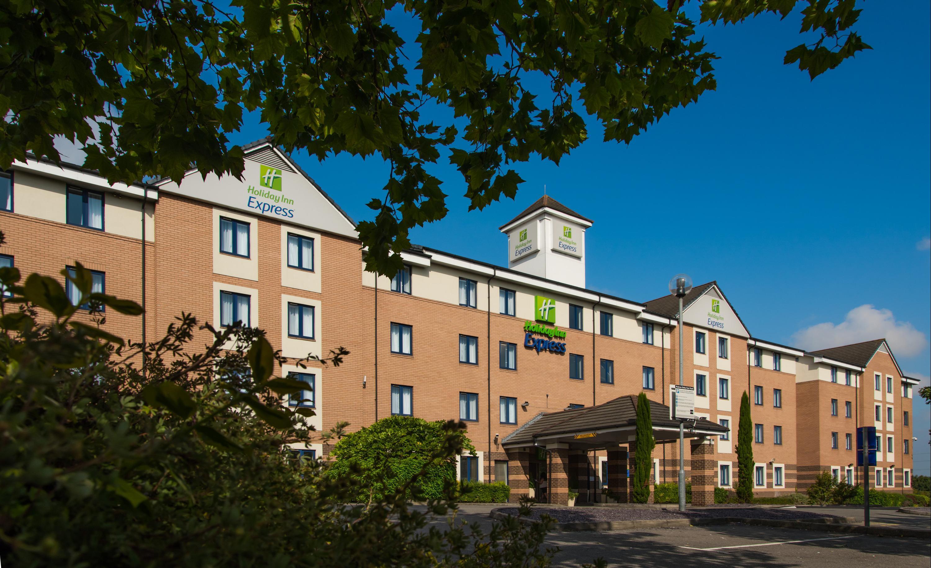 Holiday Inn Express London - Dartford from £49. Dartford Hotels - KAYAK