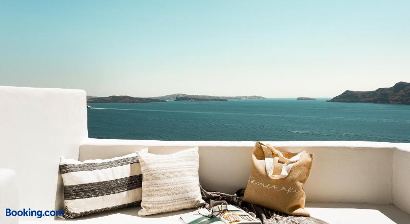 booking-1070793944-264356143-776263 Armenaki Santorini