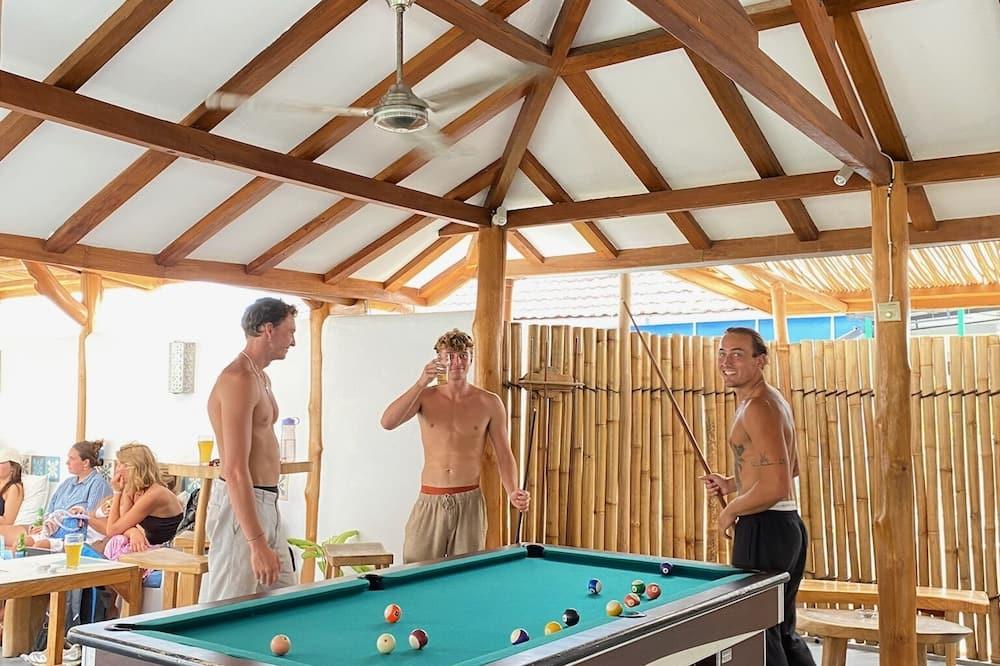 Seaesta Komodo Hostel & Hotel