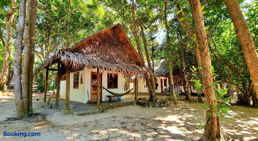 booking-898259-432624117-413876 Sunboo Beach Bungalows