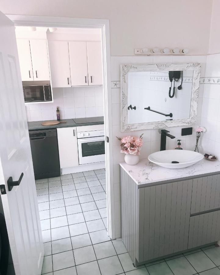 Nautilus Hamptons Style Luxury Beach Apartment Merimbula